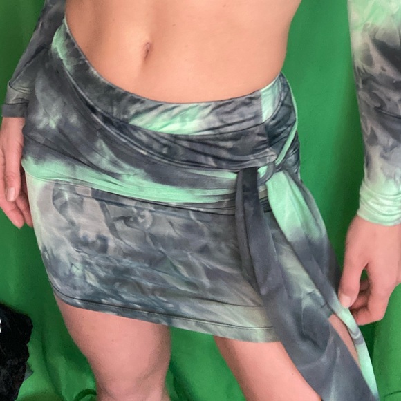 Crop top and skirt. Unique color and sewing - Picture 2 of 7